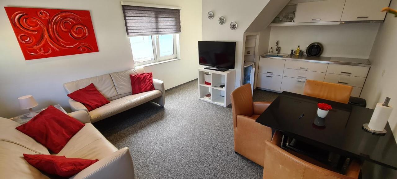 Roos Guesthouse Holiday Appartements Valkenburg aan de Geul Екстериор снимка